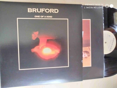 Bruford - One Of A Kind (UK) - LP bazar Bruford - One Of A Kind (UK) - LP bazar