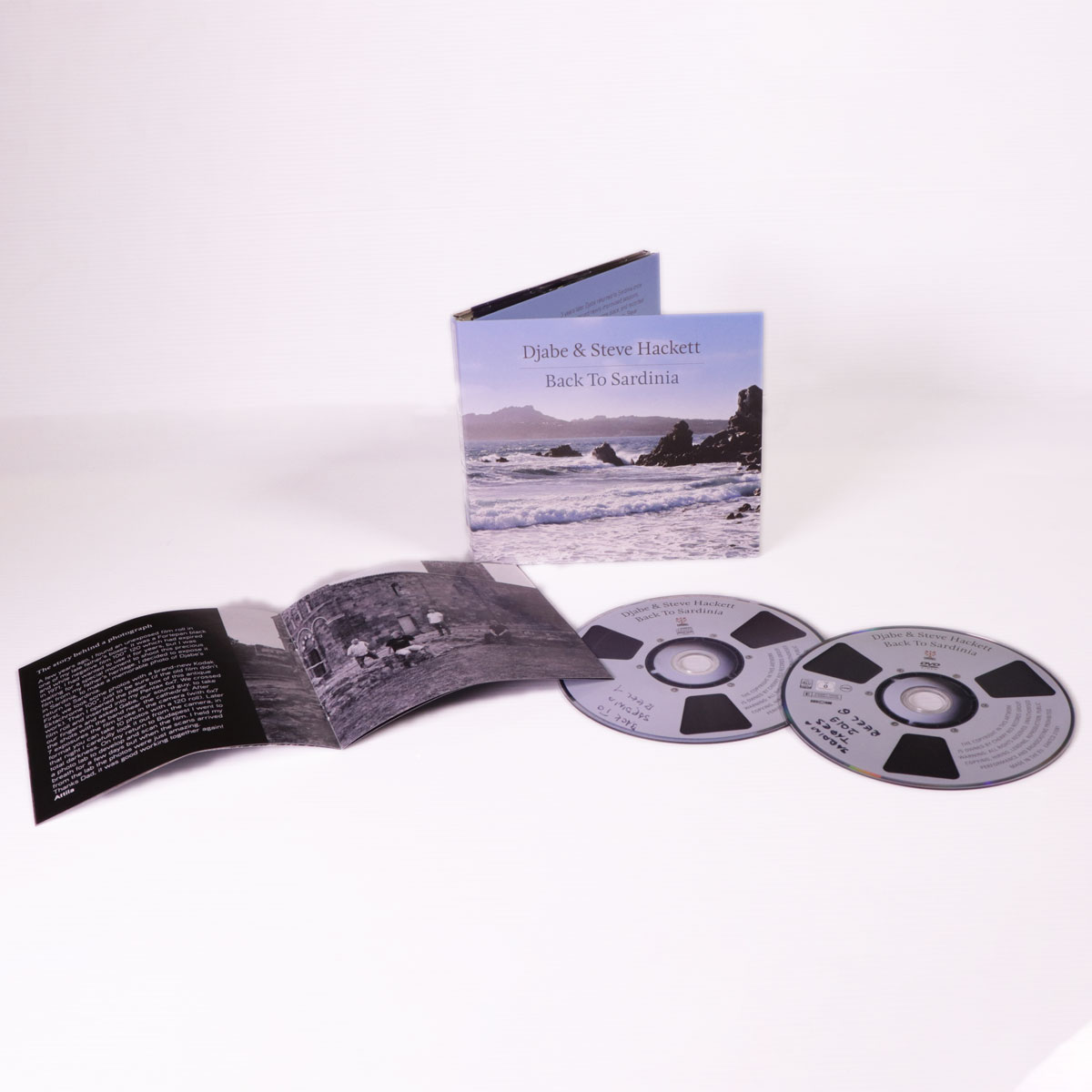 Djabe & Steve Hackett - Back To Sardinia - CD/DVD - Kliknutím na obrázek zavřete